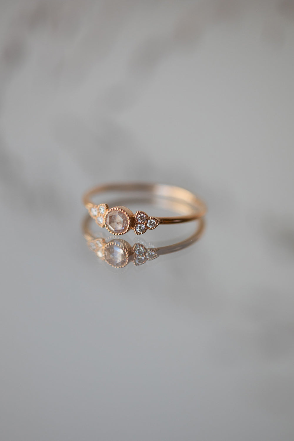 Ring Flora M White sapphire