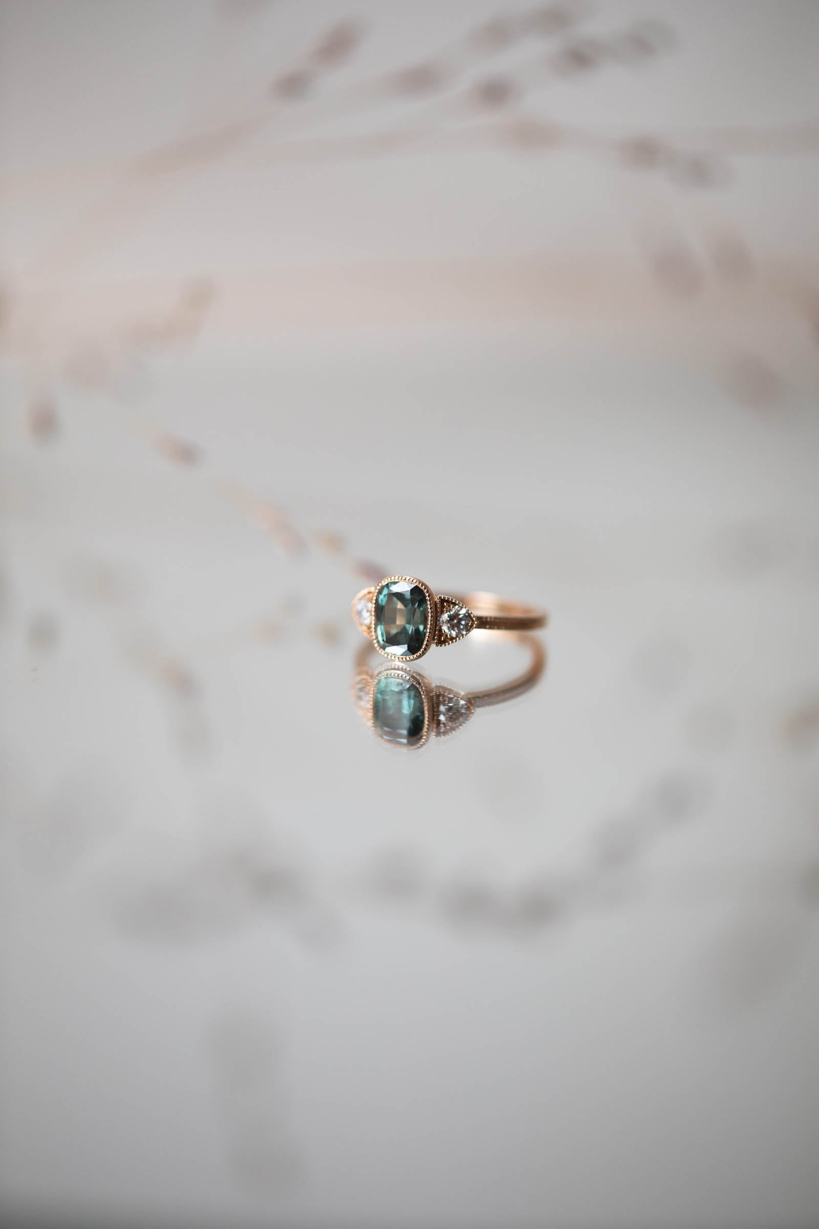 Pièce Unique Beatrice Saphir Umba Vert Kaki Cushion