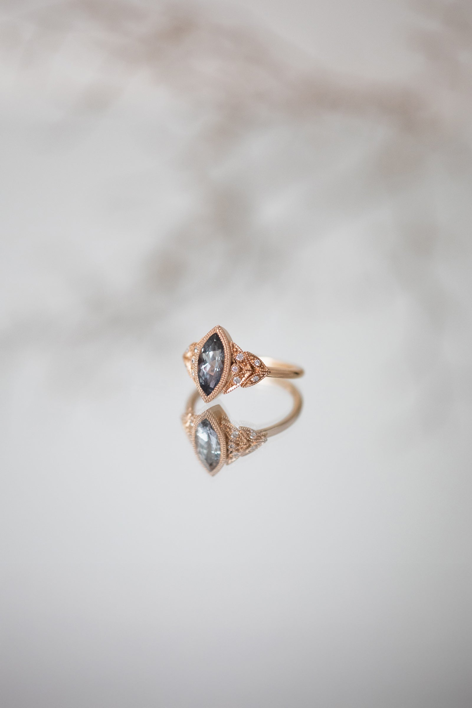 Pièce Unique Feuillage Mauve Sapphire Marquise