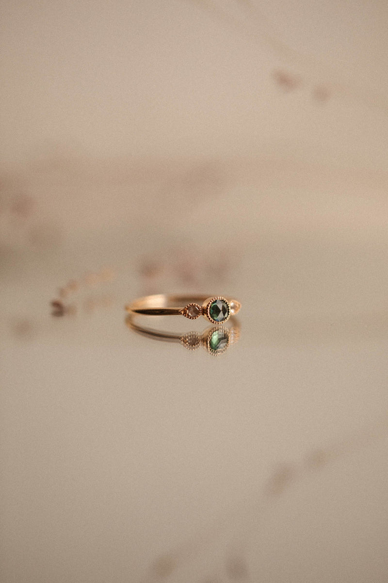 Love ring Céleste M Green sapphire