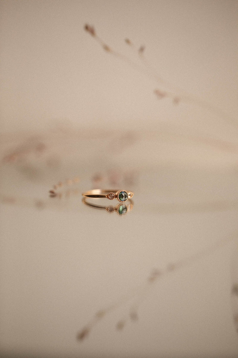 Love ring Céleste M Green sapphire
