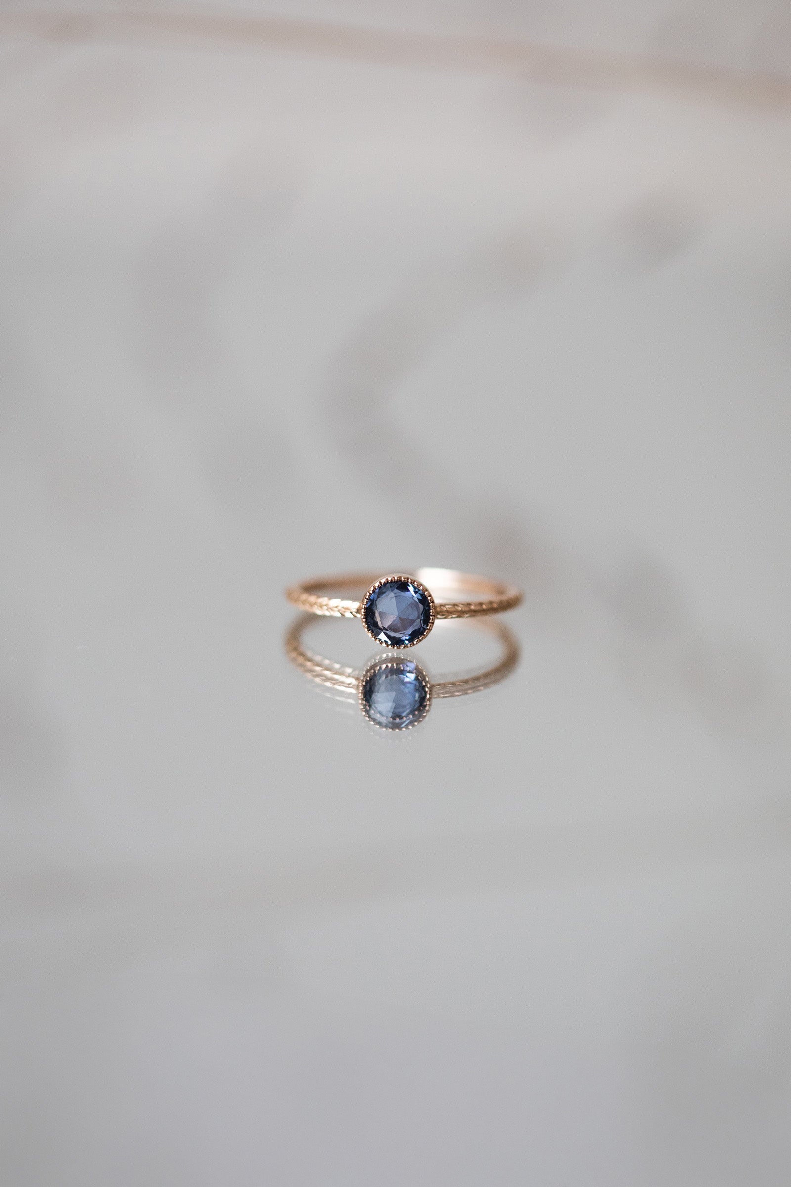 Ring Cybele L Blue Sapphire Rosecut