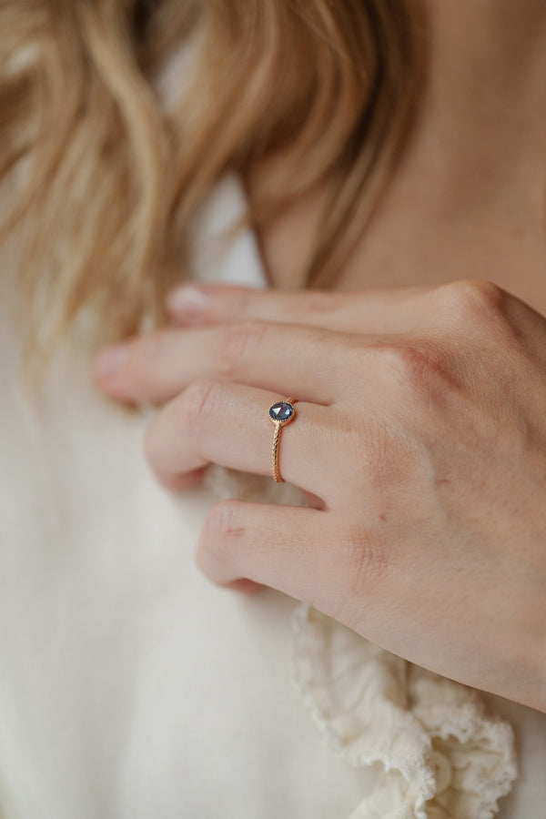 Ring Cybele L Blue Sapphire Rosecut