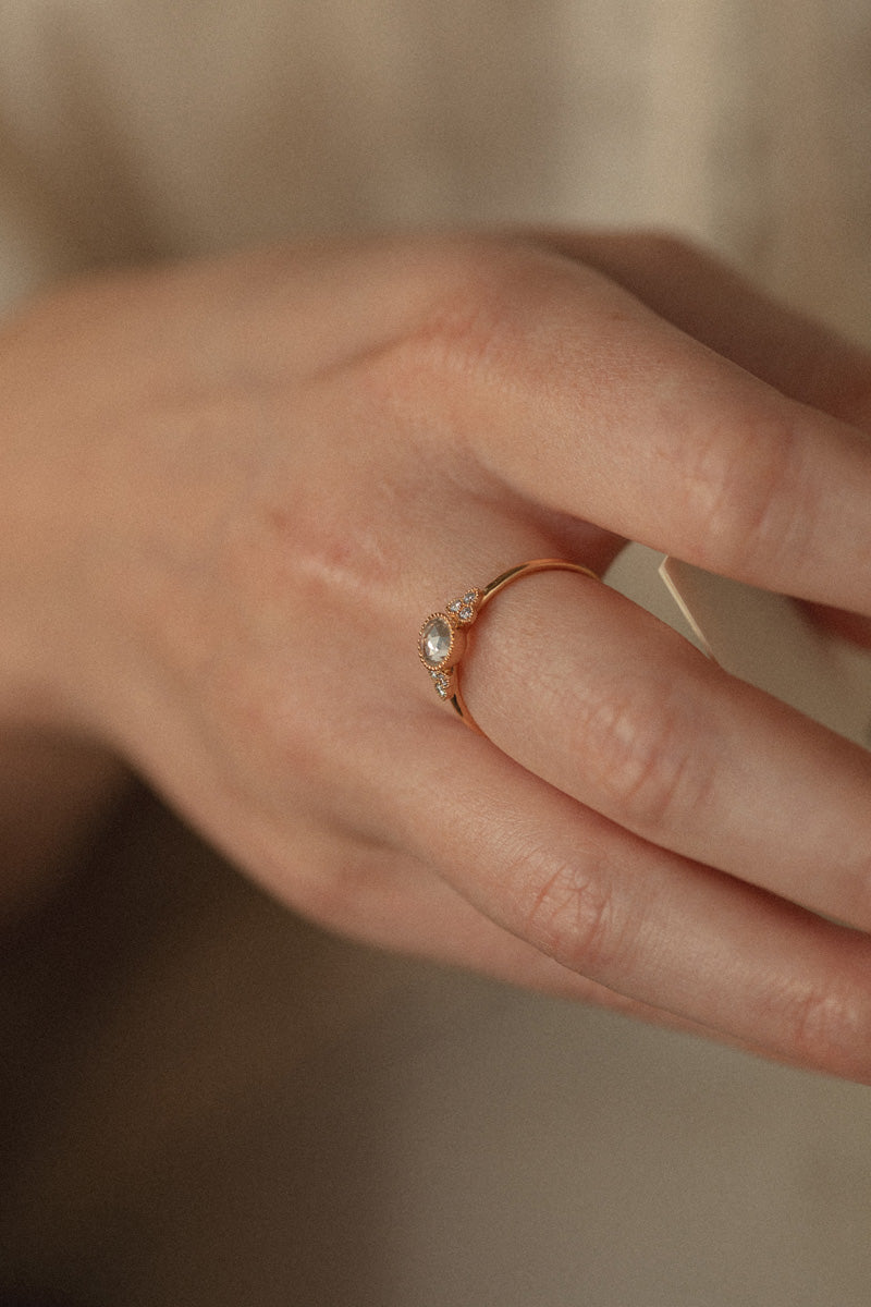 Ring Flora L White Sapphire