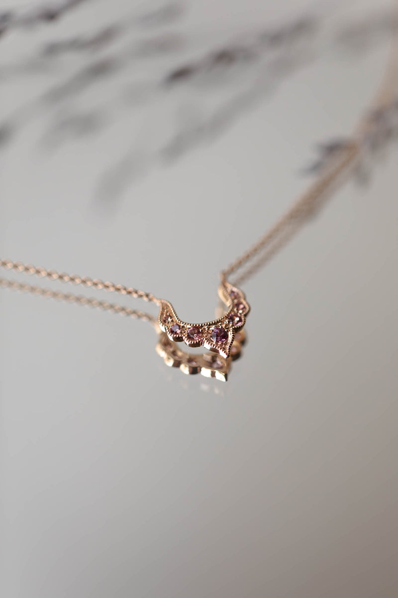 Designer jewelry Gold and sapphire necklace Myrtille Beck Paris