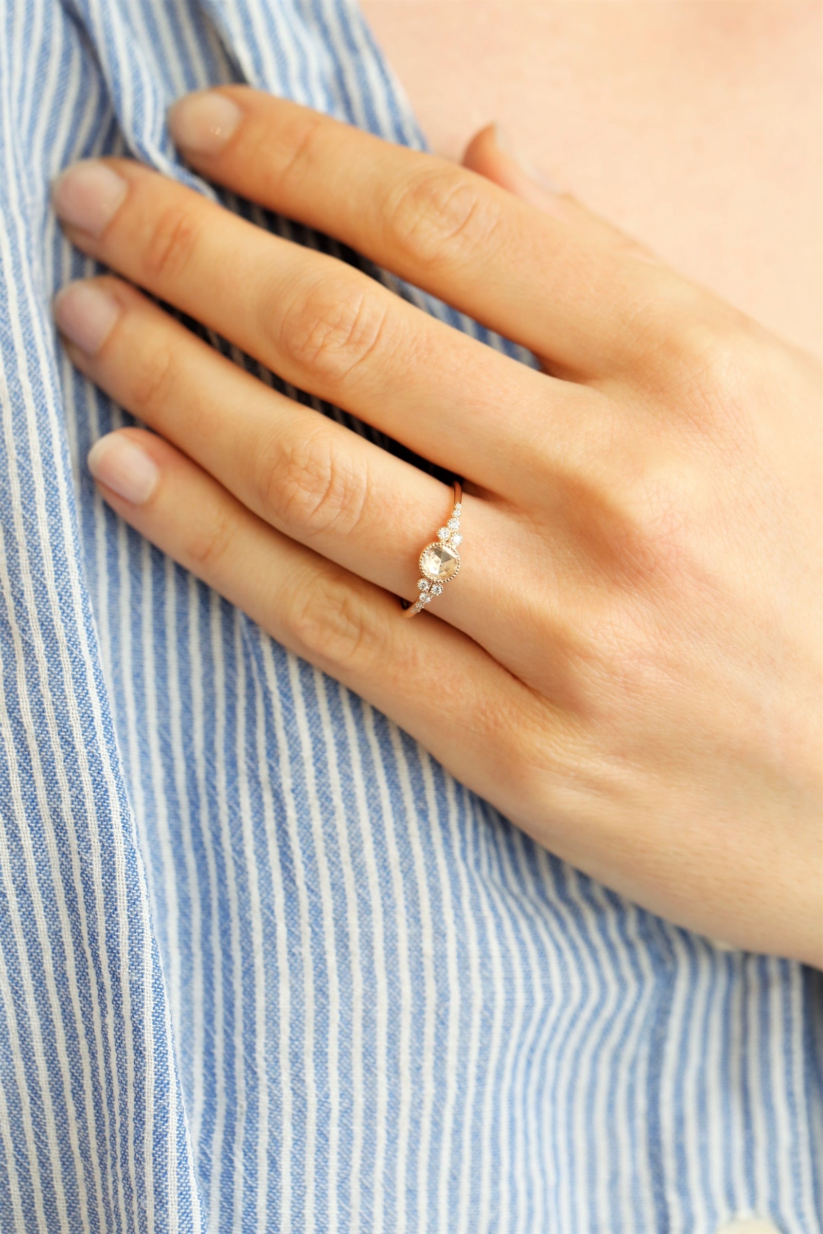 Ring Iris L White Sapphire