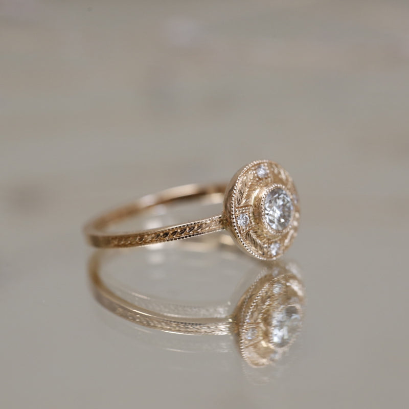 Pièce Unique Ring Aphrodite M Diamonds Engraved