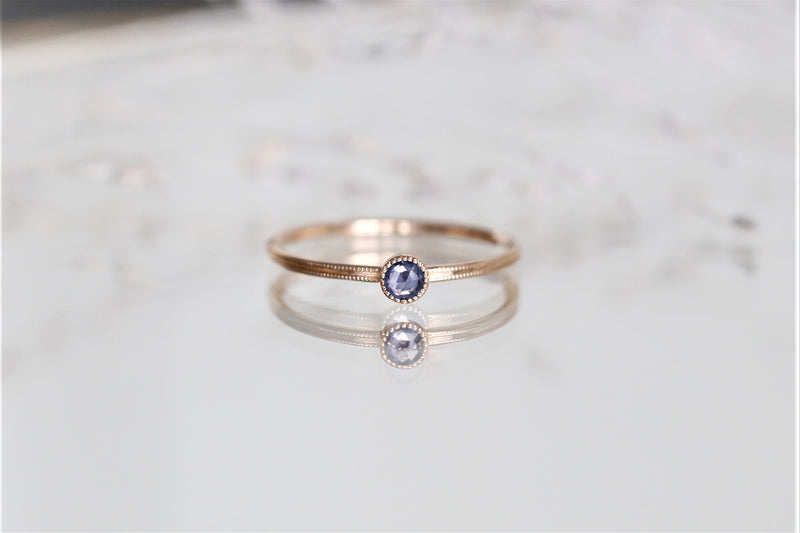 Solitaire Double milgrain S blue sapphire, Myrtille Beck, Solitaire in rose gold and and blue sapphire rosecut 3mm, Paris
