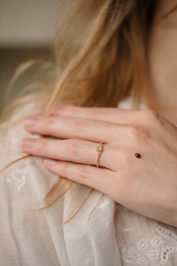 Bague Iris M Saphir blanc