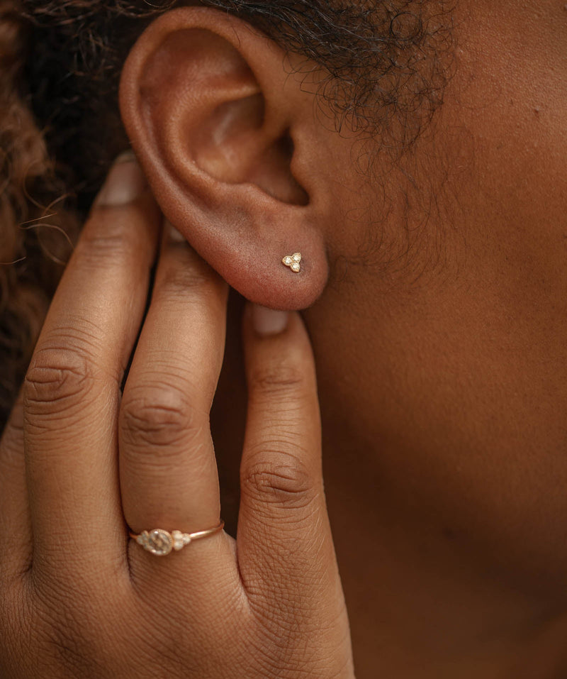 Boucle d'oreille Flora Diamants