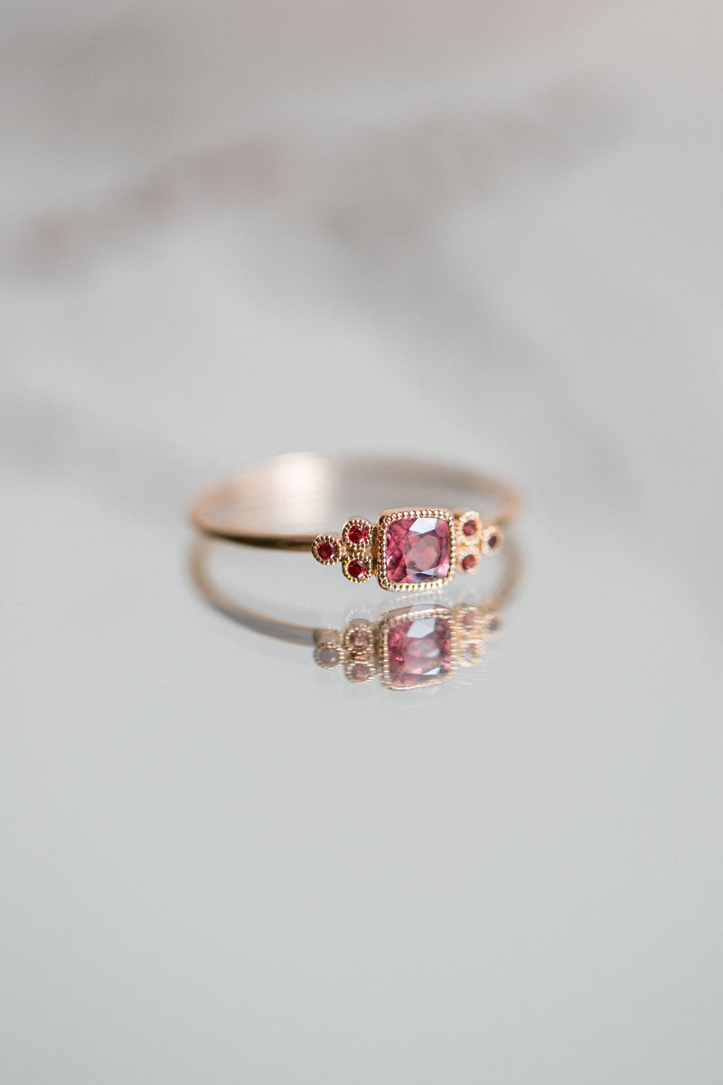 Bague Mini Flora Saphir Umba Rose Orangé Carré