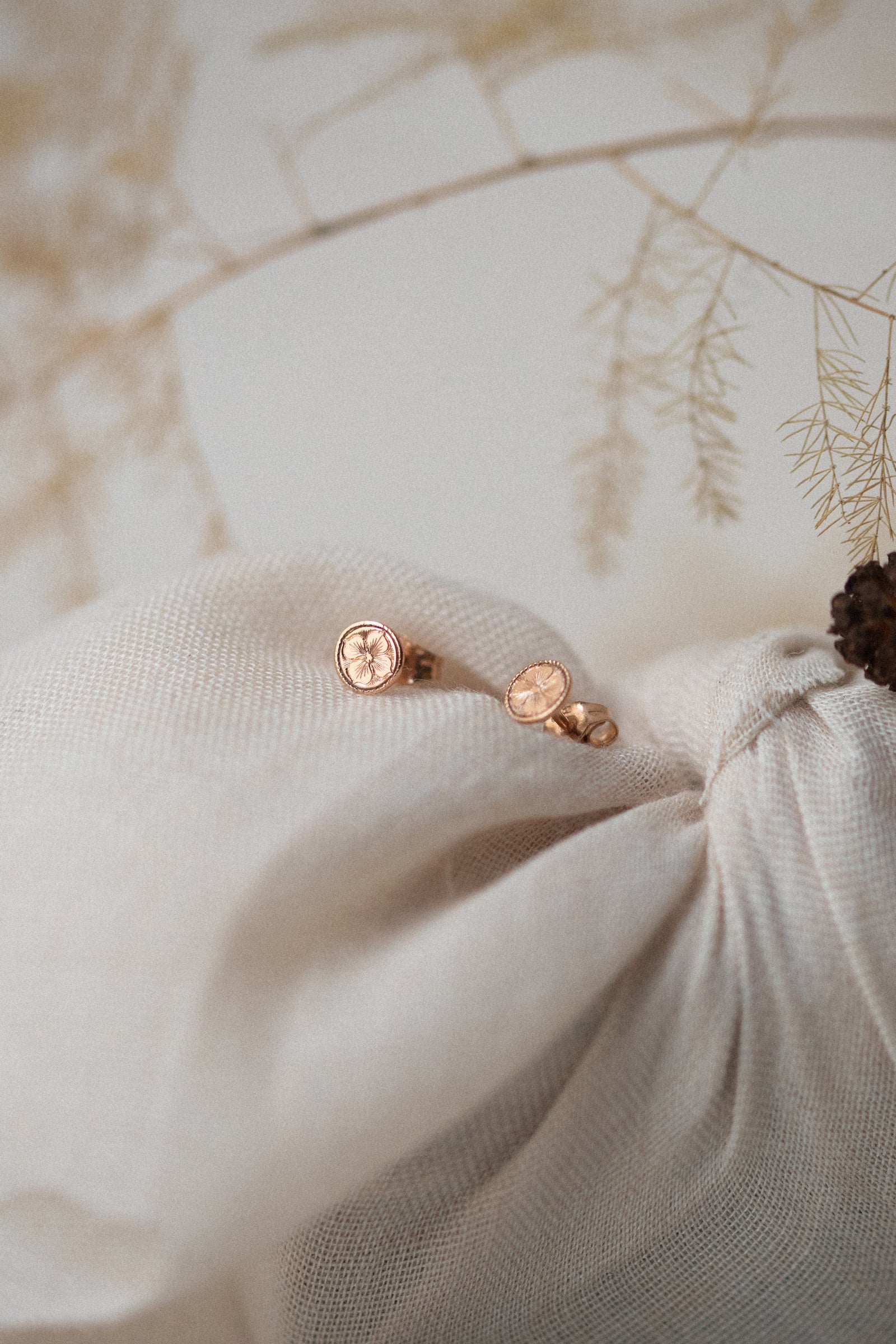 Bijoux de créateur boucle d'oreille cadeau de Noël en or gravée édition limitée