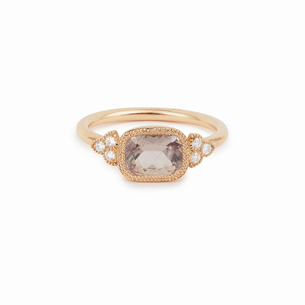 Bague de fiançailles de créateur Pièce unique saphir Umba vert champagne et diamants blancs Myrtille Beck Paris
