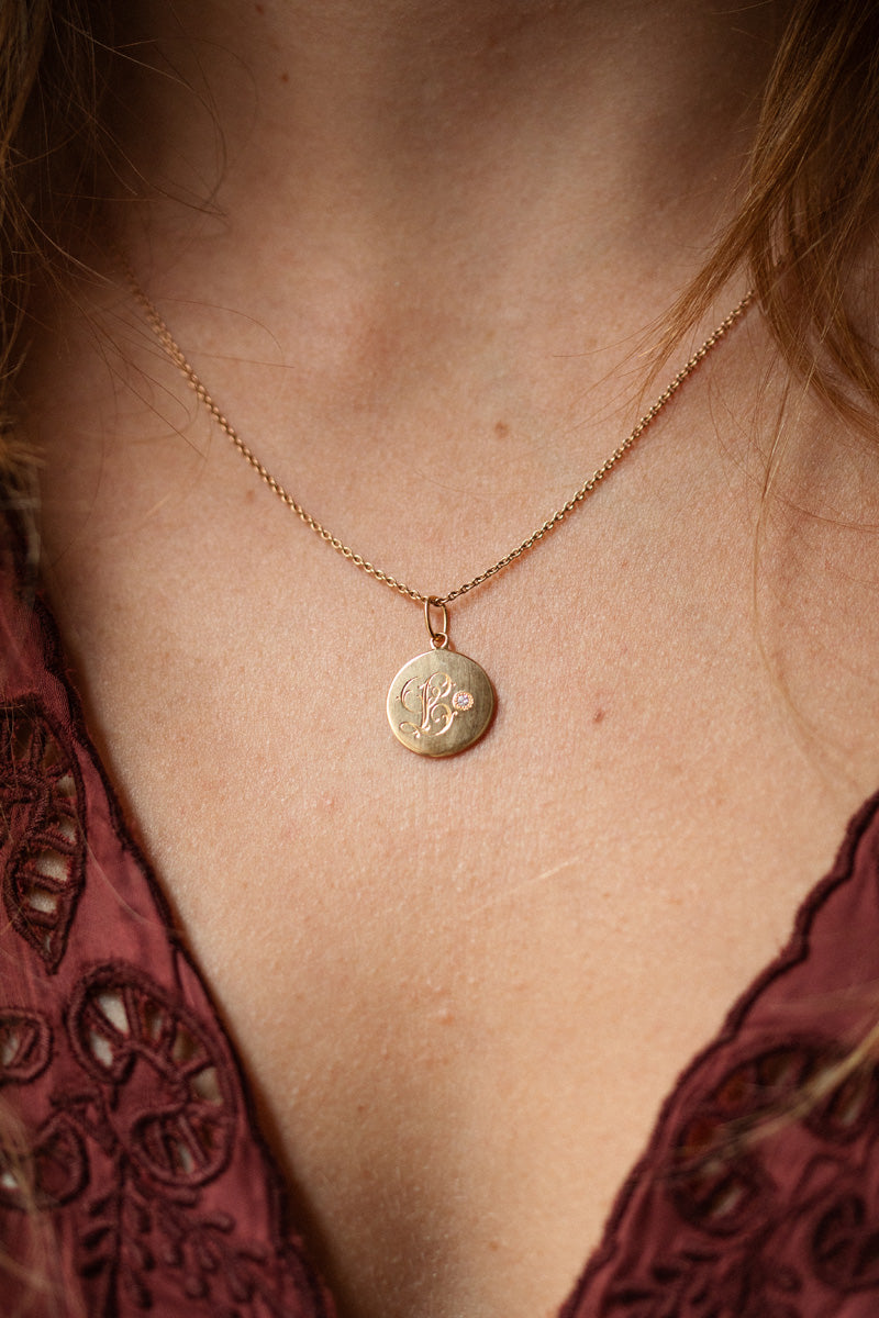 Médaille Initiale 1,4 cm L Diamant - Archives