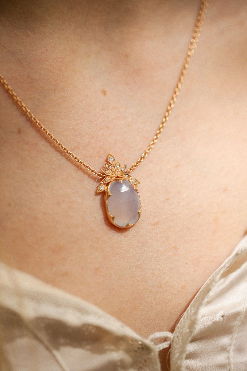Pièce Unique Collier Calcédoine Bleue et Diamants