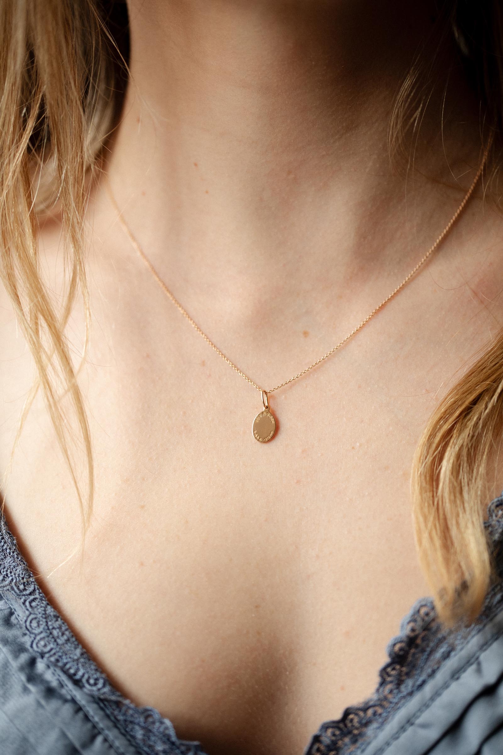 Médaille Ovale Feuillage M
