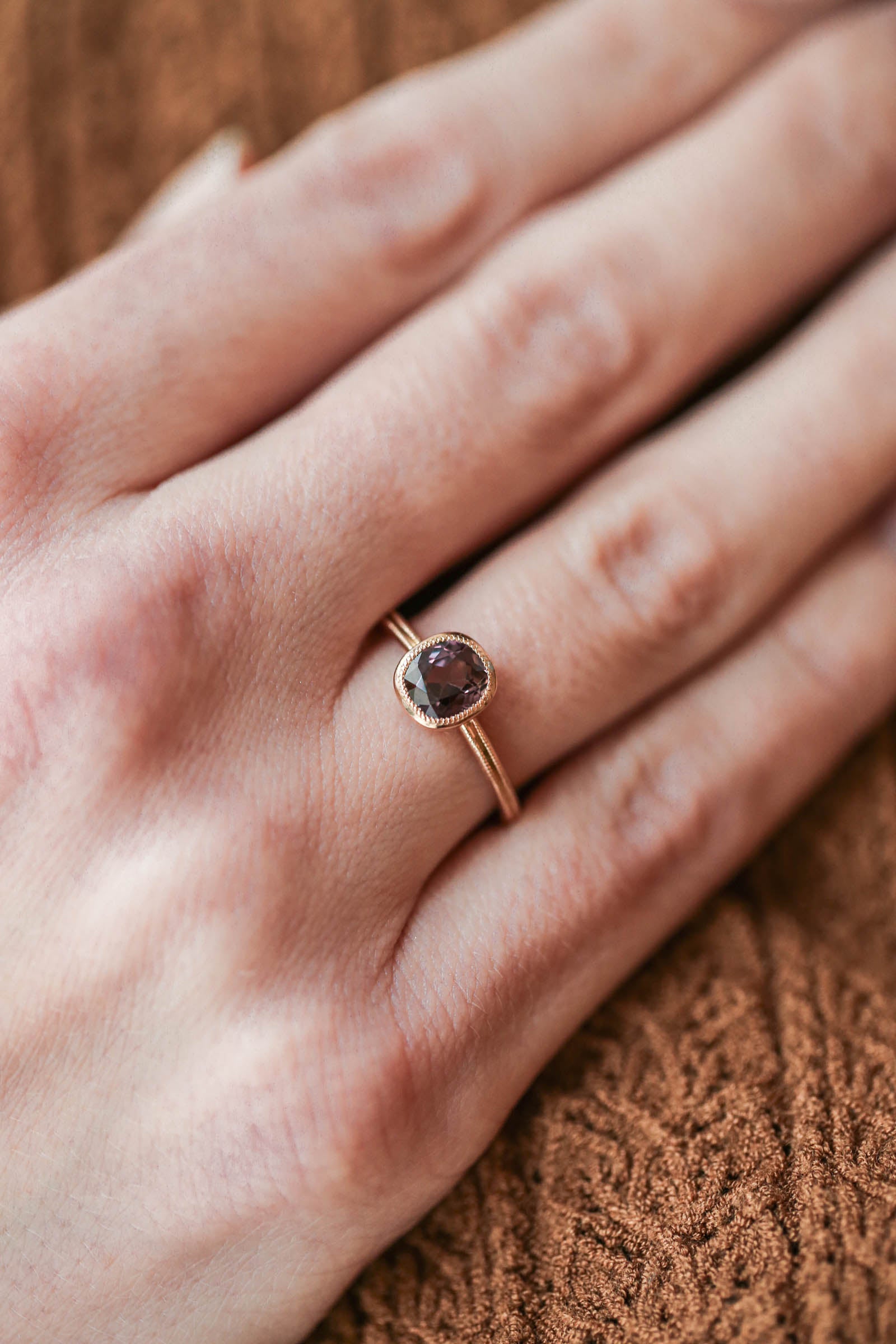 Pièce Unique Solitaire Double milgrain Saphir Umba Cognac