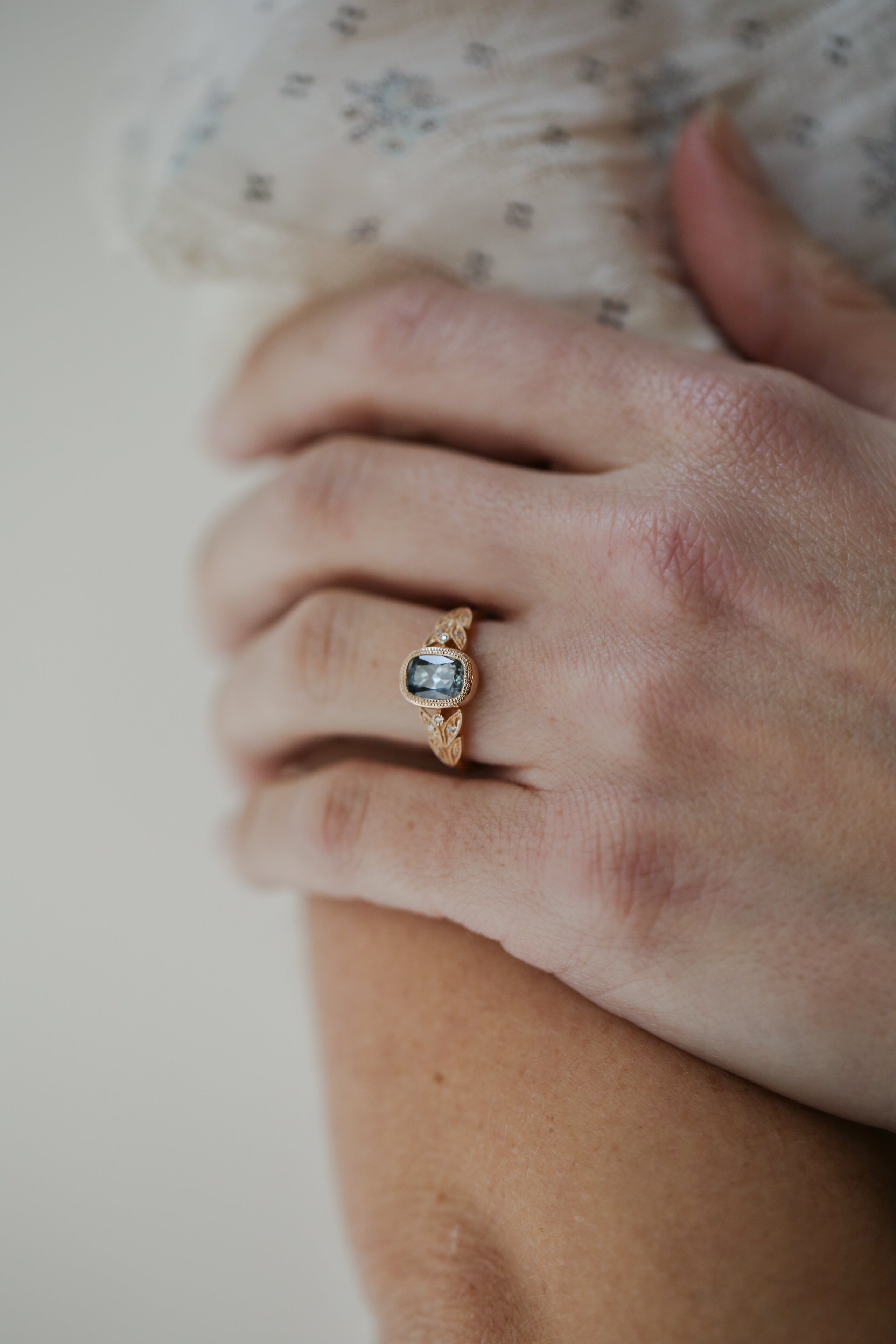 Pièce Unique Feuillage Saphir Umba Bleu-Vert Coussin