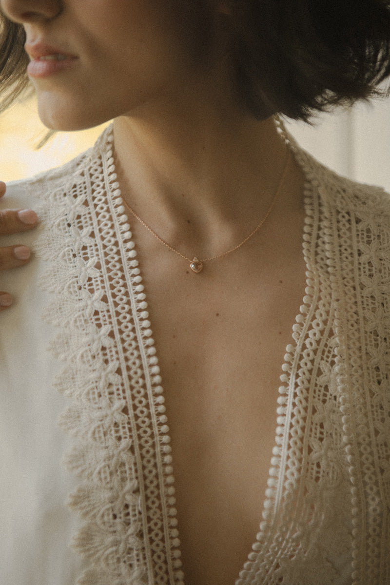 Collier de créateur Pièce unique diamant rare et naturel orange pêche rosecut et diamants blancs brillants Myrtille Beck Paris
