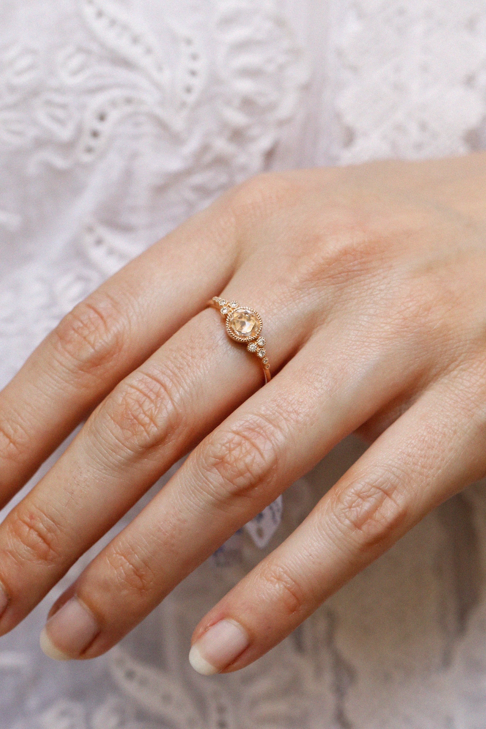 Bague Iris XL Saphir blanc