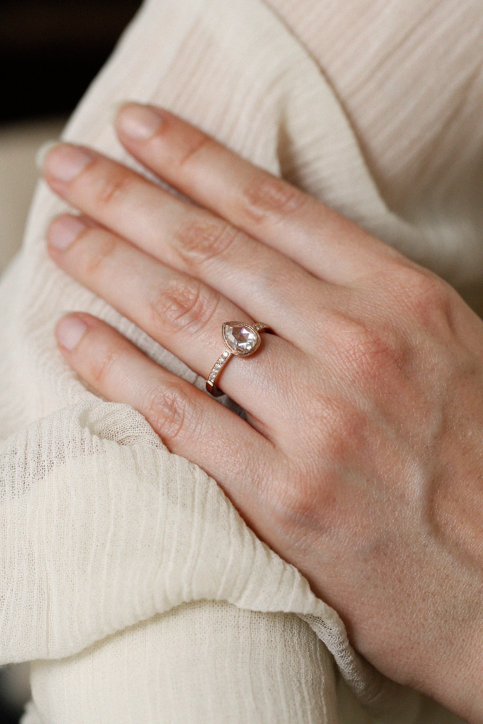 Pièce Unique n°5/2022, Bague Diamant poire