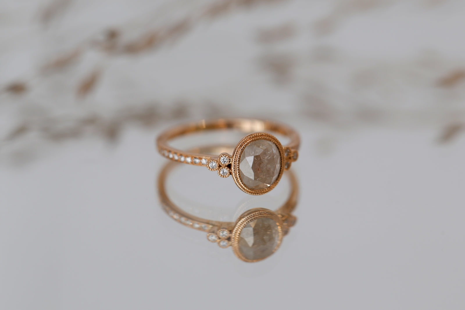 Pièce Unique n°3/2022, Bague Iris Diamant Icy ovale