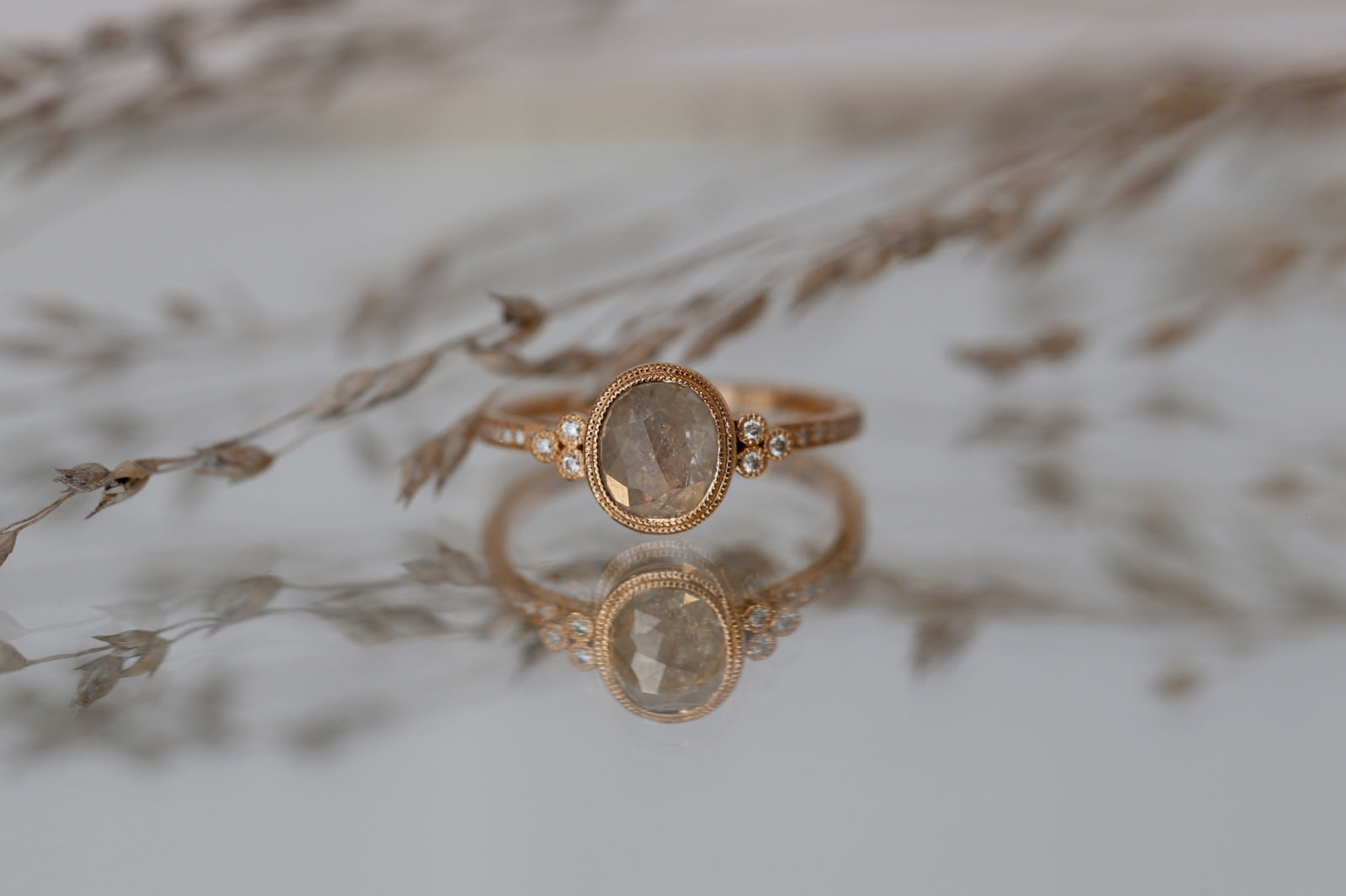 Pièce Unique n°3/2022, Bague Iris Diamant Icy ovale