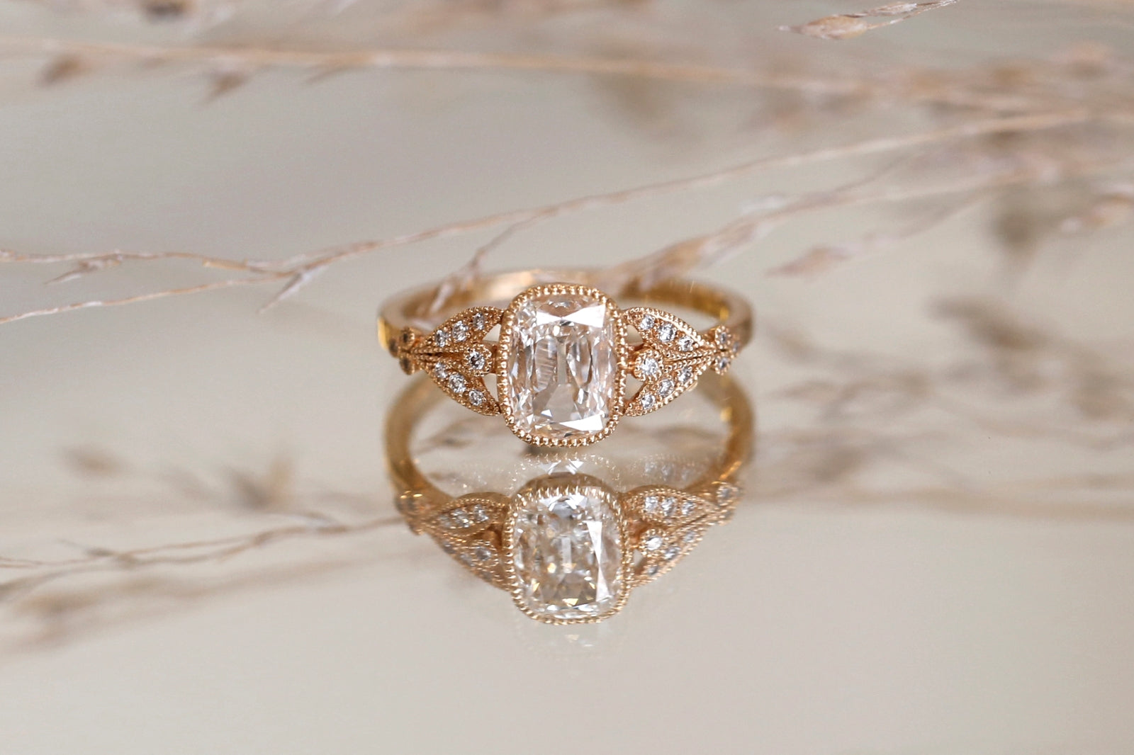 Bague Feuillage Diamant Coussin ovale, Pièce Unique
