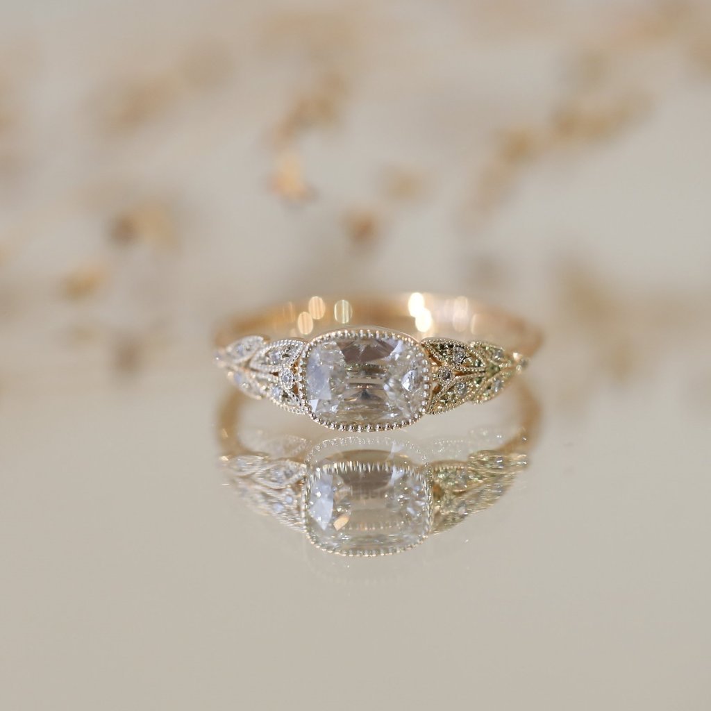 Bague Feuillage diamant coussin Myrtille Beck, pièce unique, bague de fiançailles unique paris, bague de fiançailles diamant coussin ovale