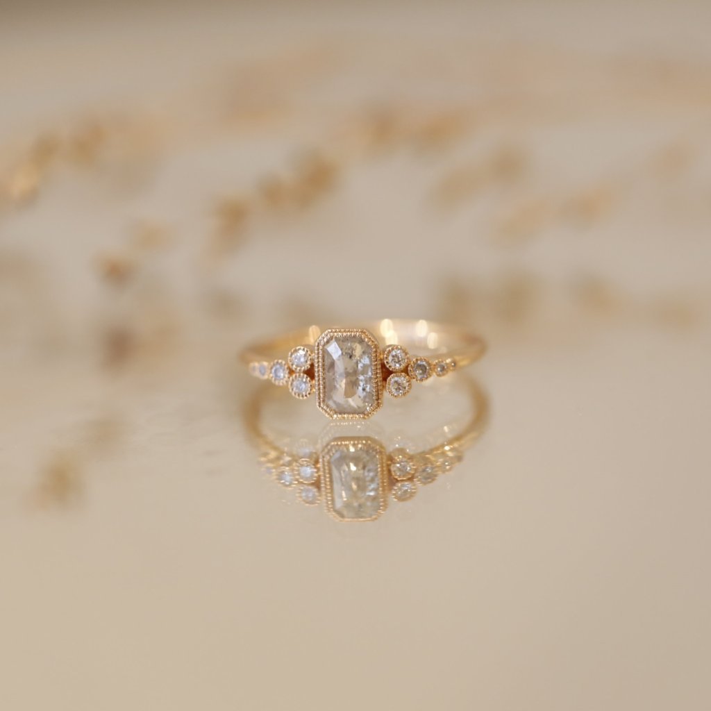 Bague Iris diamant Radiant Icy Myrtille Beck, Bague pièce unique, bague de fiançailles unique Paris