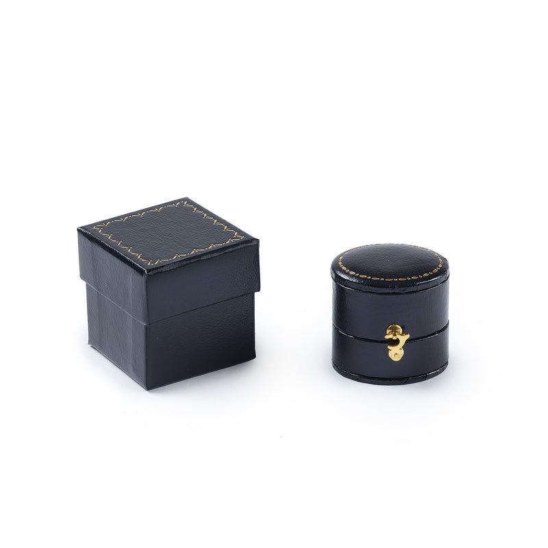 Ecrin ancien, velours noir, Myrtille Beck