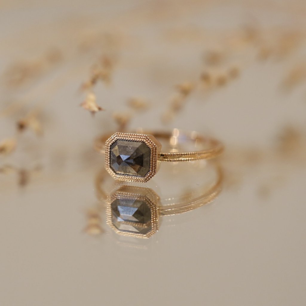 Bague Love ring Diamant Galaxie taille radiant, Myrtille Beck, Pièce unique, bague de fiançailles de créateurs, bague de fiançailles unique, Paris