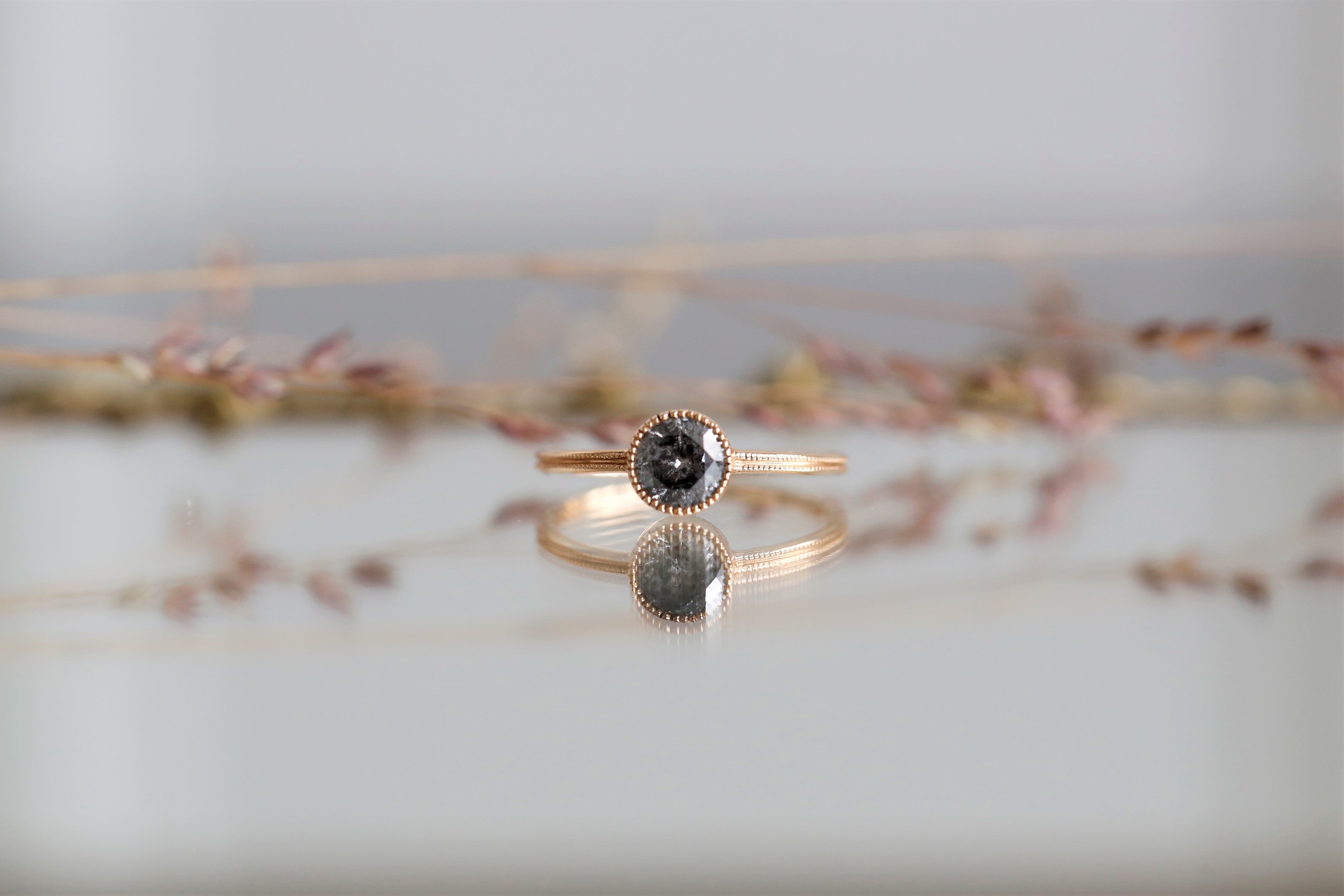 Solitaire Double milgrain diamants salt and pepper Myrtille Beck